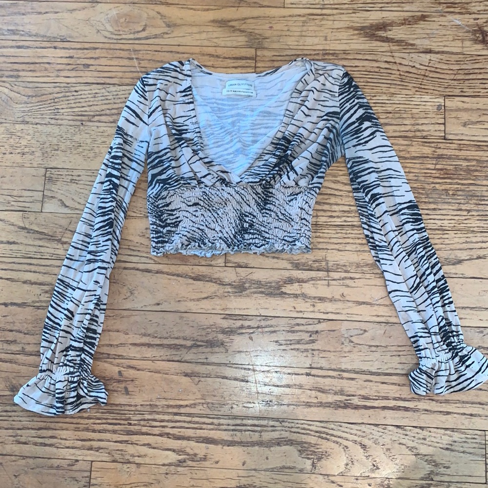 Deep V long sleeve crop top
